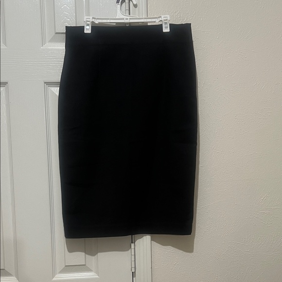 Zara Dresses & Skirts - Zara Classic Black Pencil Skirt